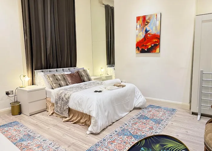 Central London Studio For Three