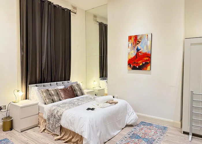Central London Studio For Three